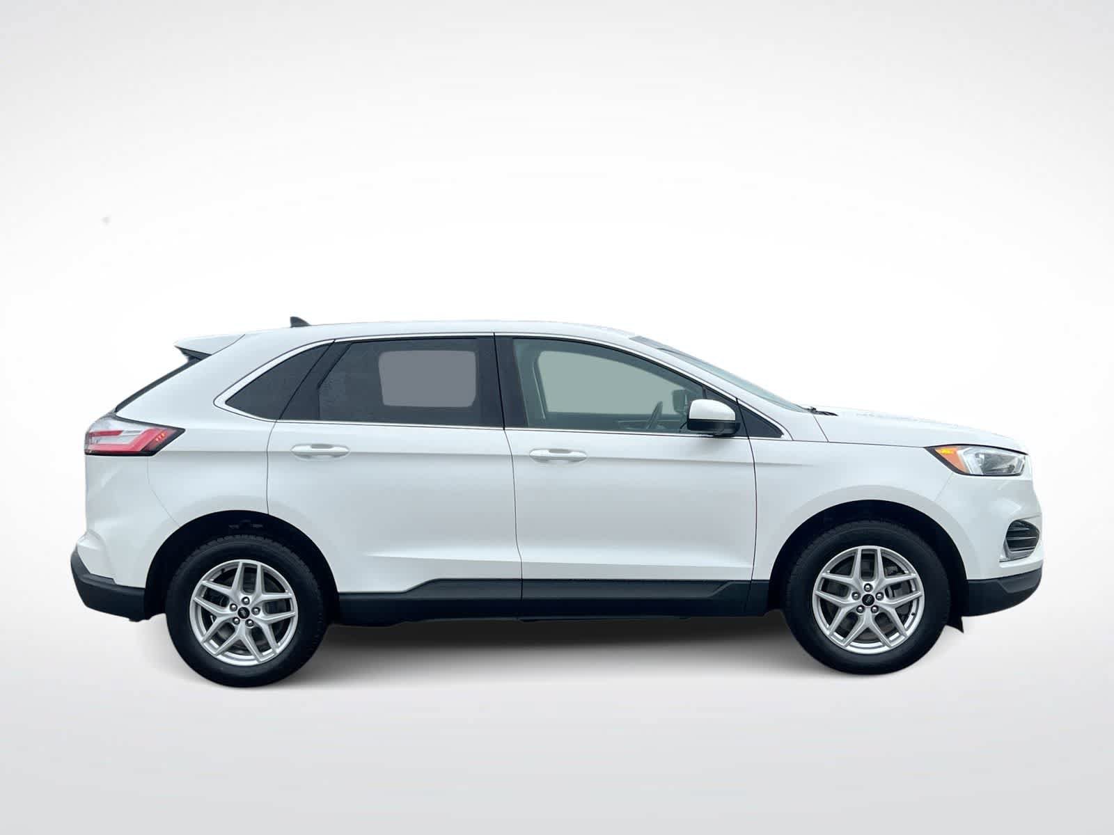 Certified 2024 Ford Edge SEL w/ Convenience Package AWD/4WD image 9