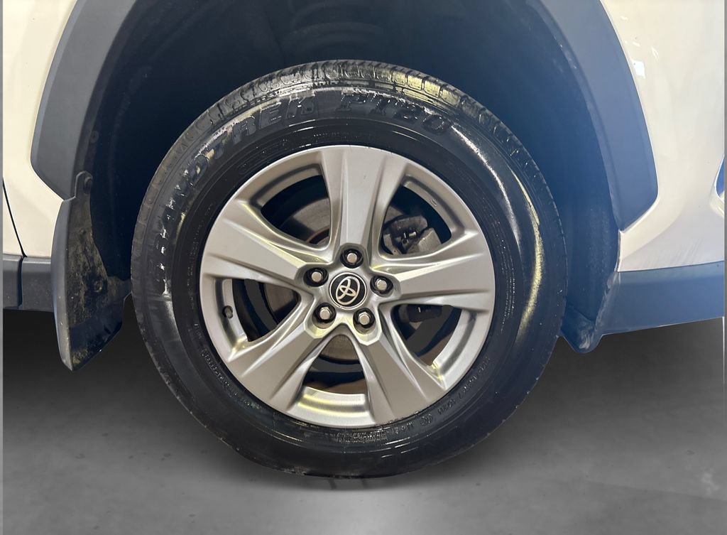 Used 2022 Toyota RAV4 XLE AWD/4WD image 20