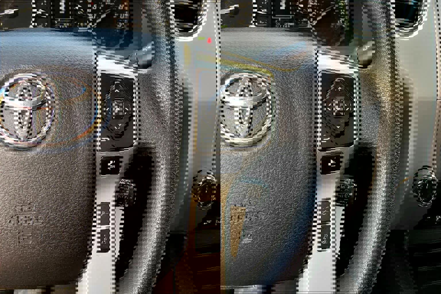 Used 2021 Toyota Tundra SR5 w/ Trail Edition image 25