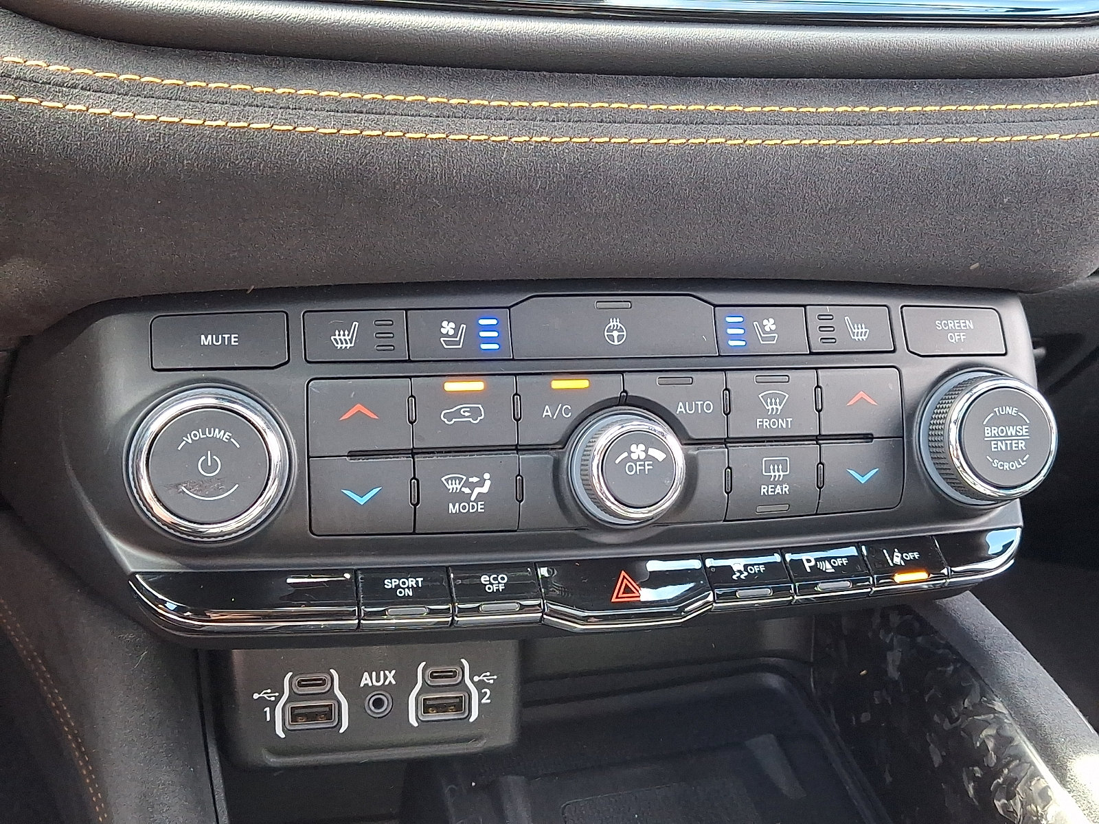 Used 2023 Dodge Durango R/T w/ Hemi Orange Plus Package AWD/4WD image 23