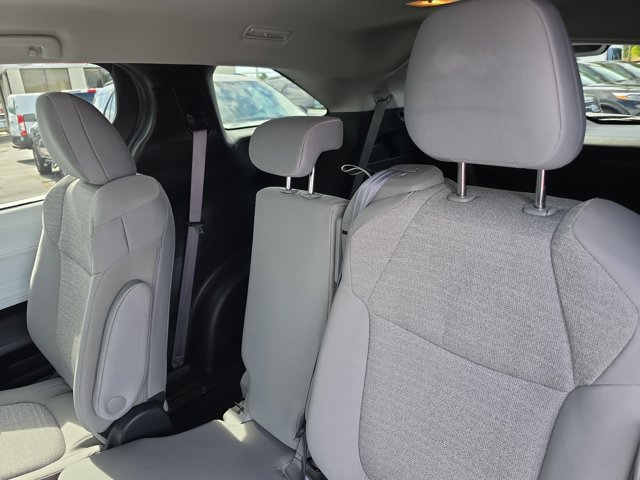 Used 2025 Toyota Sienna LE FWD image 15