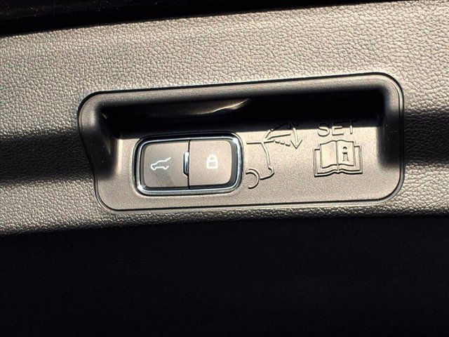 Certified 2023 Ford Explorer Limited w/ Limited Technology Package image 27