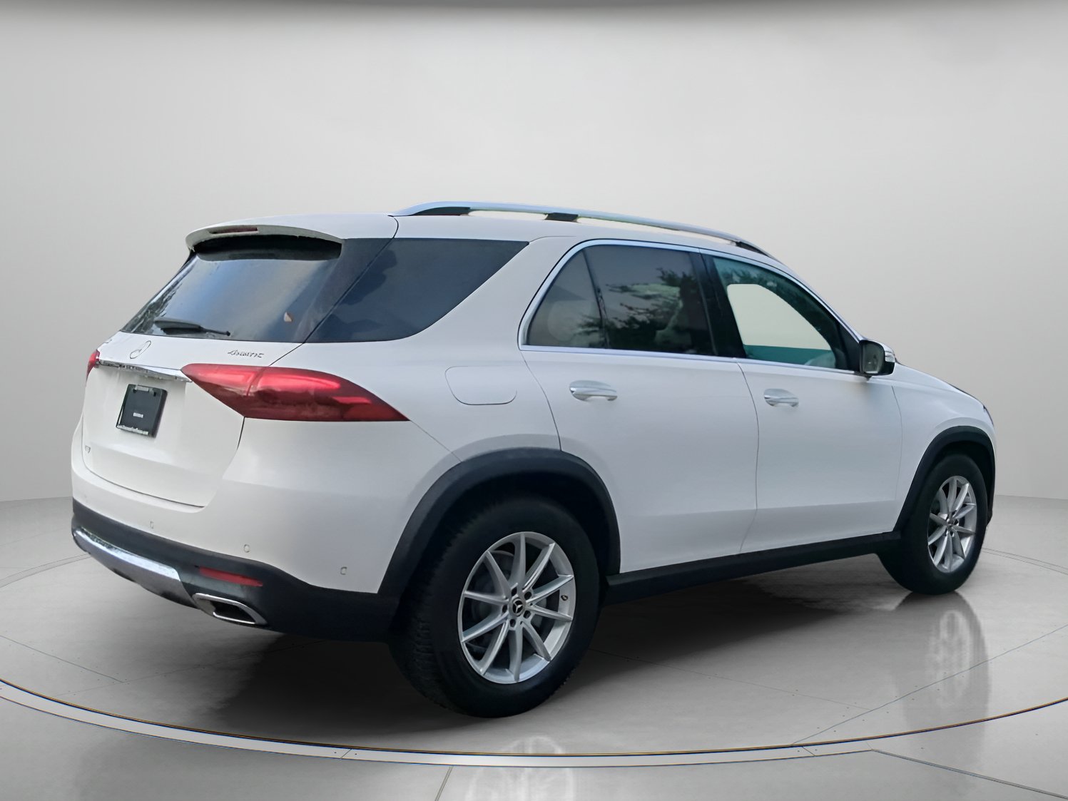 Used 2025 Mercedes-Benz GLE 350 4MATIC w/ Driver Assistance Package image 28