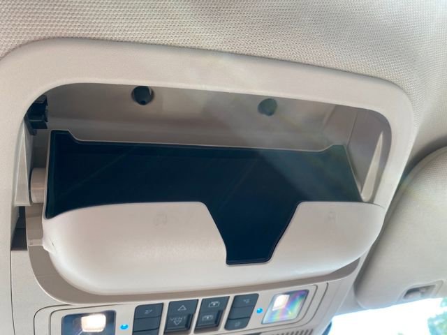 Certified 2022 Ford Explorer XLT w/ Equipment Group 202A image 24