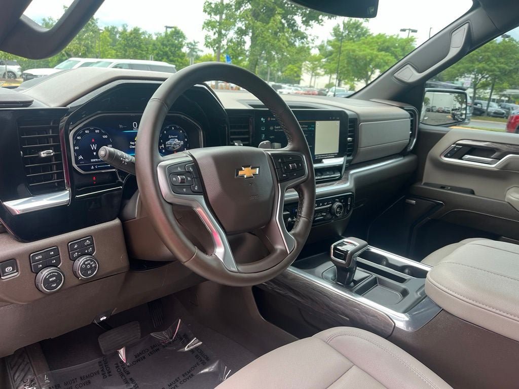 Used 2024 Chevrolet Silverado 1500 LTZ w/ LTZ Convenience Package II AWD/4WD image 26