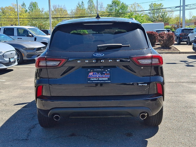 Certified 2024 Ford Escape ST-Line w/ Tech Pack #1 AWD/4WD image 9