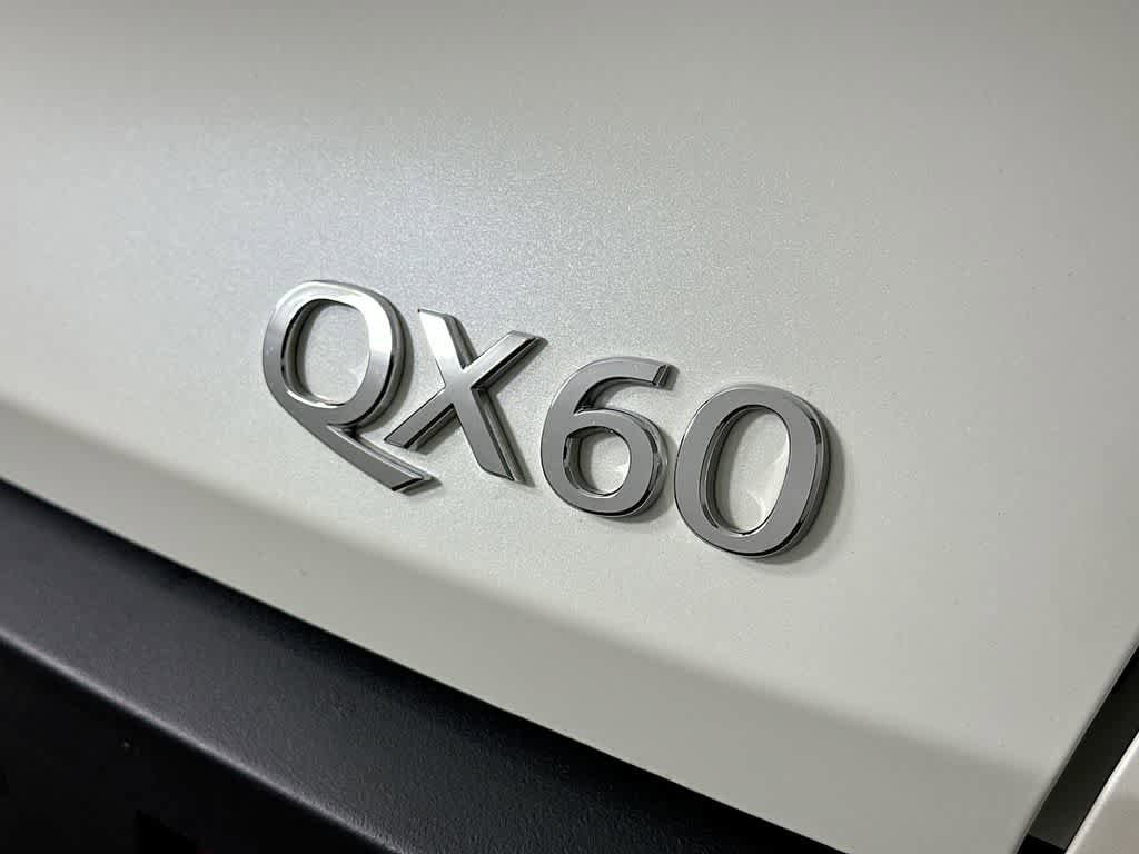 Used 2024 INFINITI QX60 Luxe AWD/4WD image 7