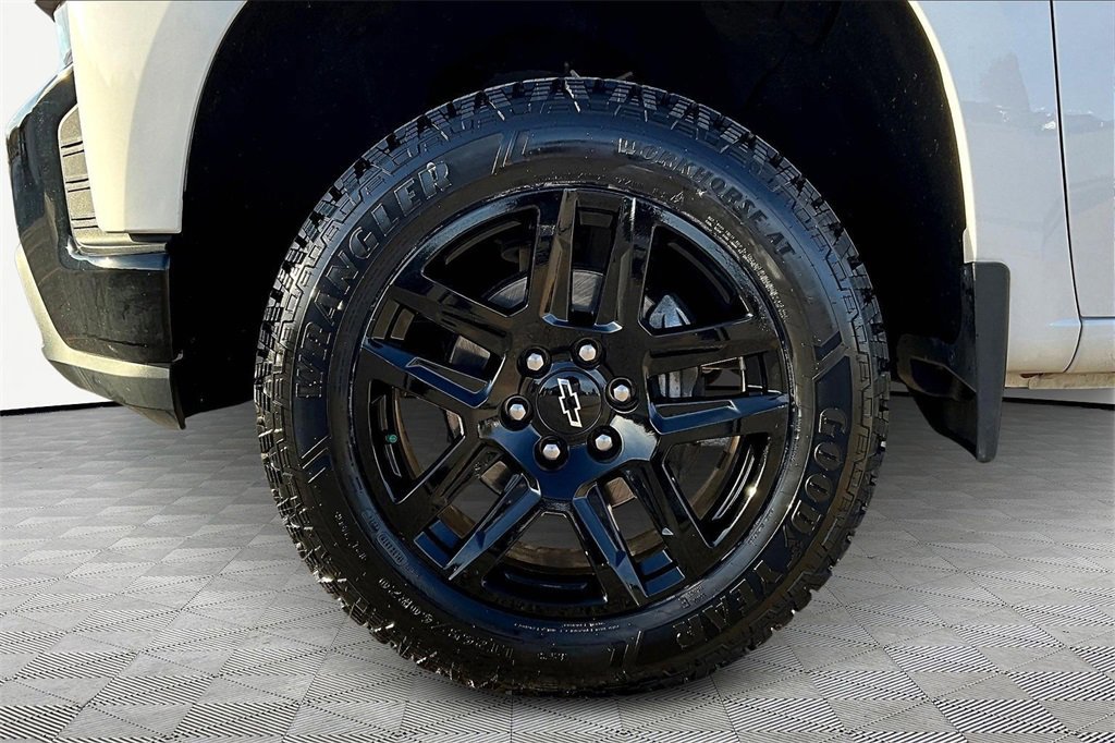 Used 2022 Chevrolet Silverado 1500 LT Trail Boss w/ Bed Protection Package image 11