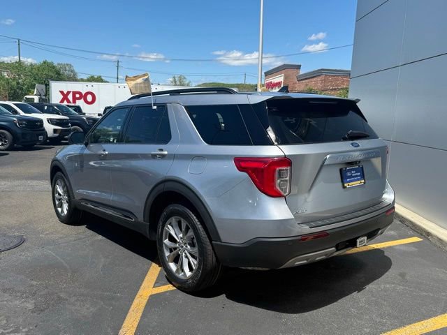 Certified 2022 Ford Explorer XLT w/ Equipment Group 202A AWD/4WD image 5