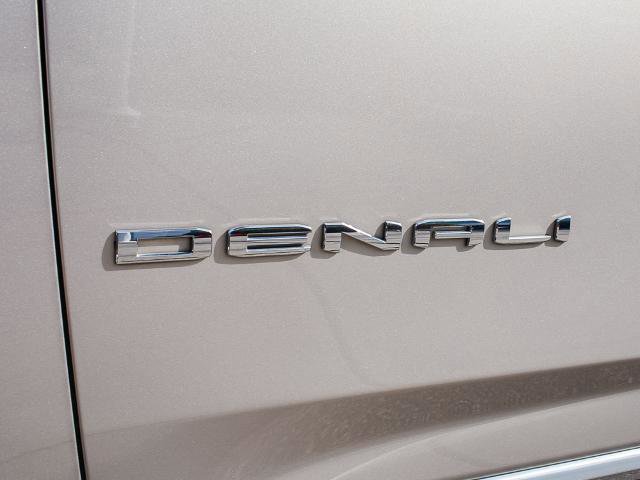 Used 2021 GMC Yukon Denali image 11