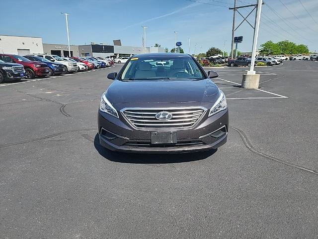 Used 2017 Hyundai Sonata SE w/ Cargo Package FWD image 2