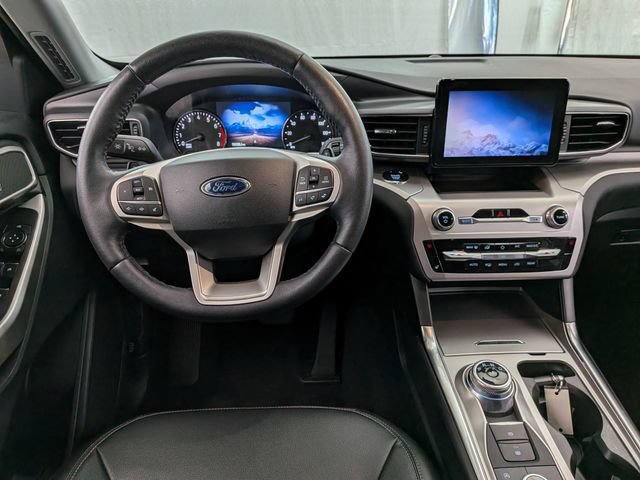 Certified 2020 Ford Explorer XLT w/ Equipment Group 202A AWD/4WD image 27