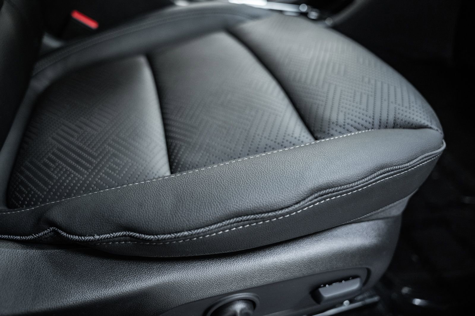 Used 2023 Buick Encore GX Essence w/ Experience Buick Package image 38