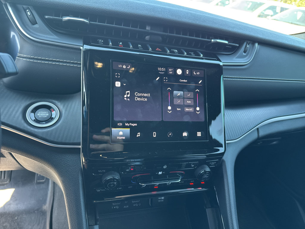 Used 2023 Jeep Grand Cherokee Altitude RWD image 14