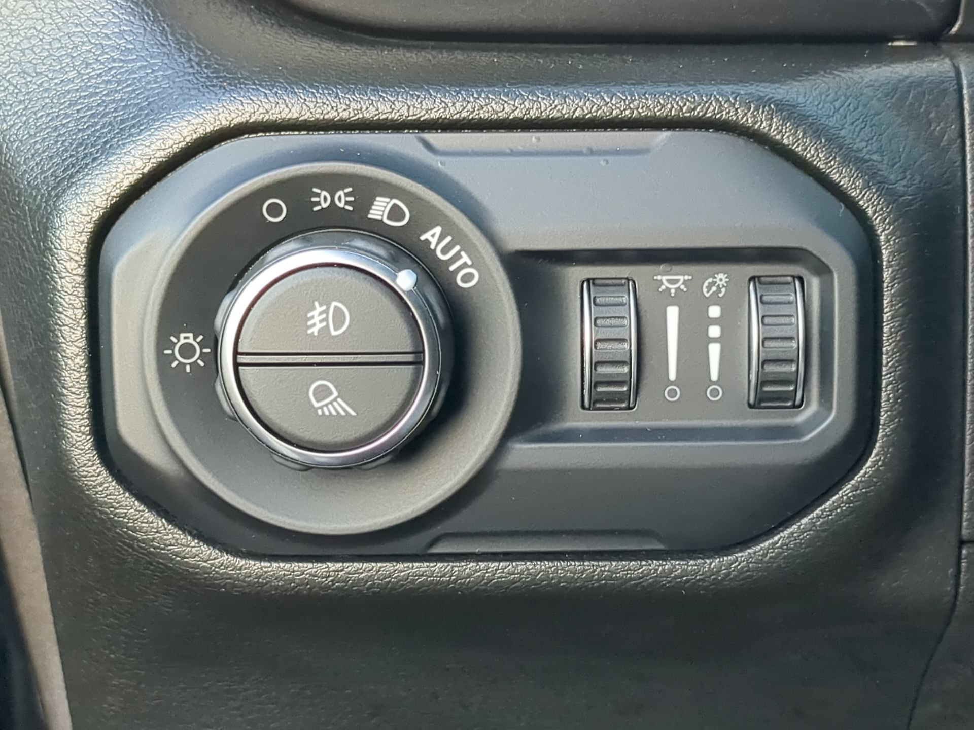 Used 2022 Jeep Gladiator Sport AWD/4WD image 61