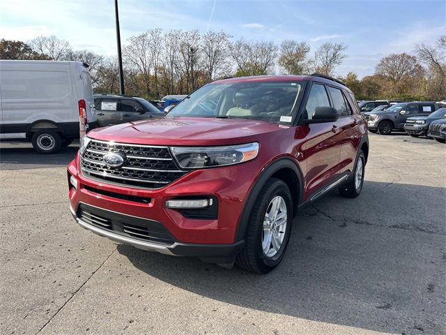 Certified 2021 Ford Explorer XLT w/ Equipment Group 202A image 7