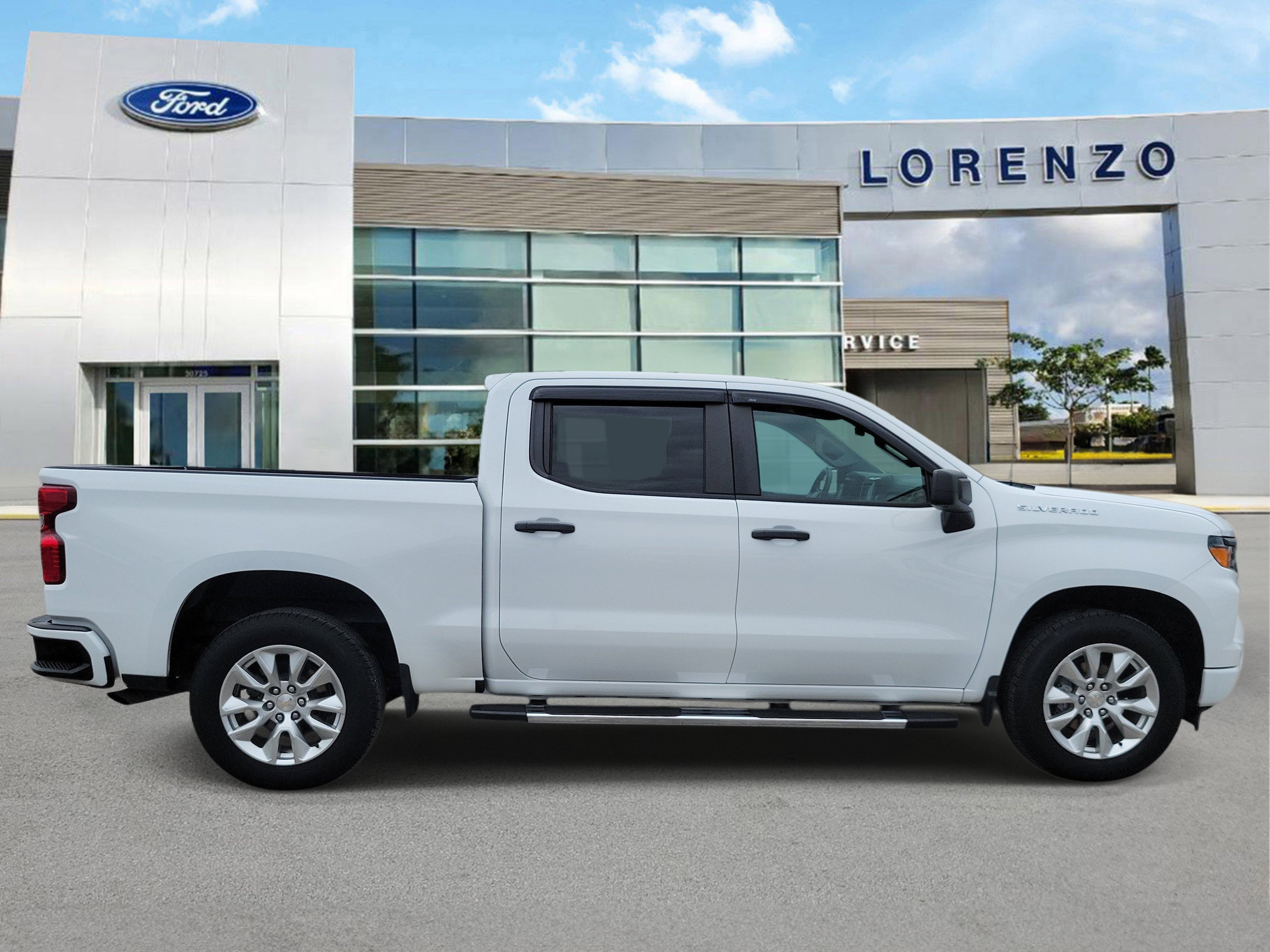 Used 2024 Chevrolet Silverado 1500 Custom RWD image 4