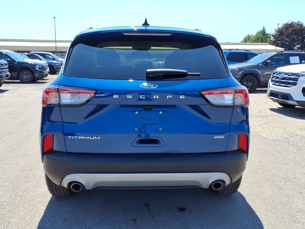 Certified 2022 Ford Escape Titanium FWD image 5