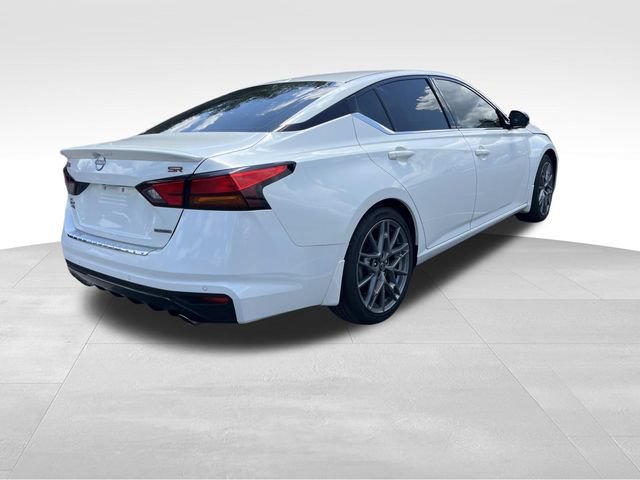 Used 2023 Nissan Altima 2.0 SR FWD image 3