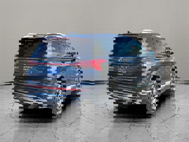 Used 2023 Hyundai Santa Fe SEL w/ Premium Package image 4