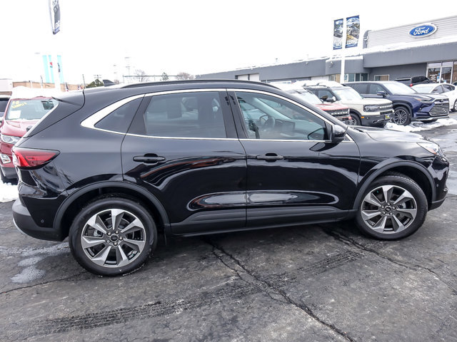 Certified 2024 Ford Escape Platinum w/ Premium Technology Package image 9