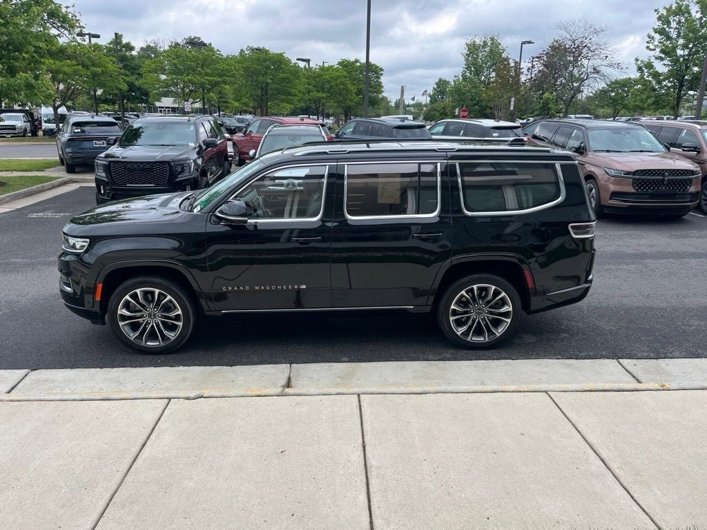 Used 2022 Jeep Grand Wagoneer Series III AWD/4WD image 6
