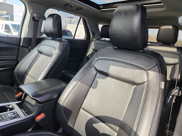 Certified 2024 Ford Explorer Limited w/ Limited Technology Package AWD/4WD image 11