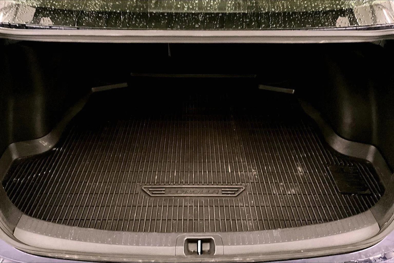 Used 2024 Toyota Corolla LE image 33