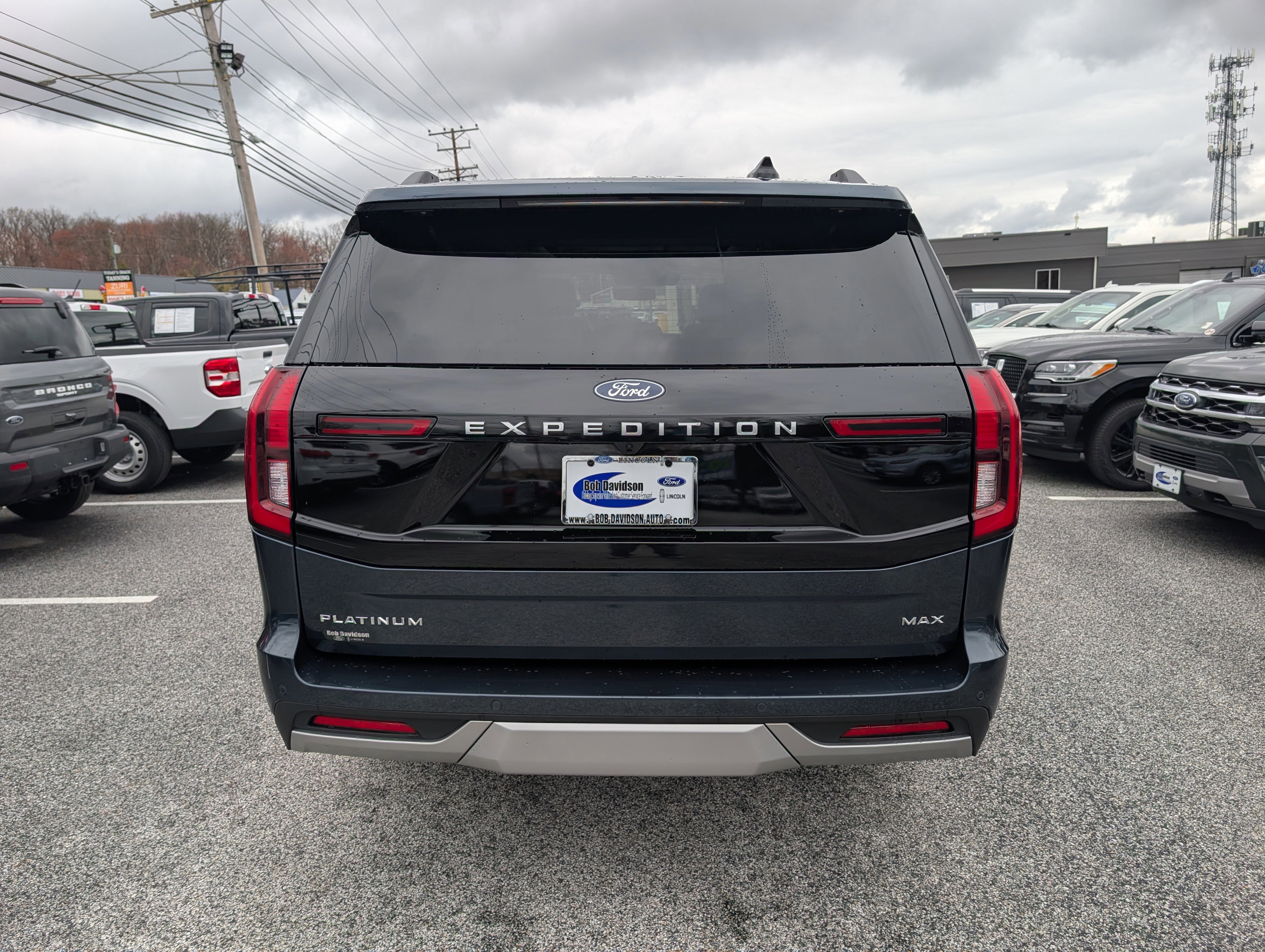 Certified 2025 Ford Expedition Max Platinum image 3