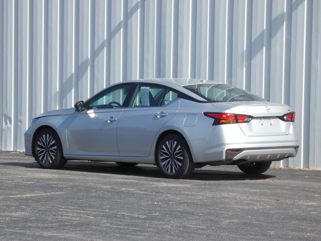 Used 2024 Nissan Altima 2.5 SV FWD image 33
