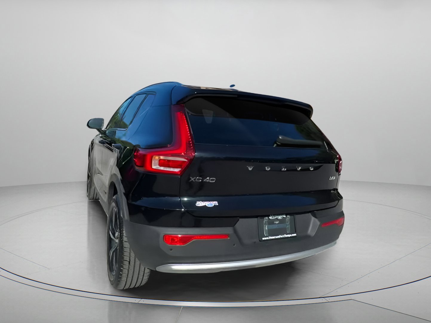 Used 2025 Volvo XC40 B5 Core image 14