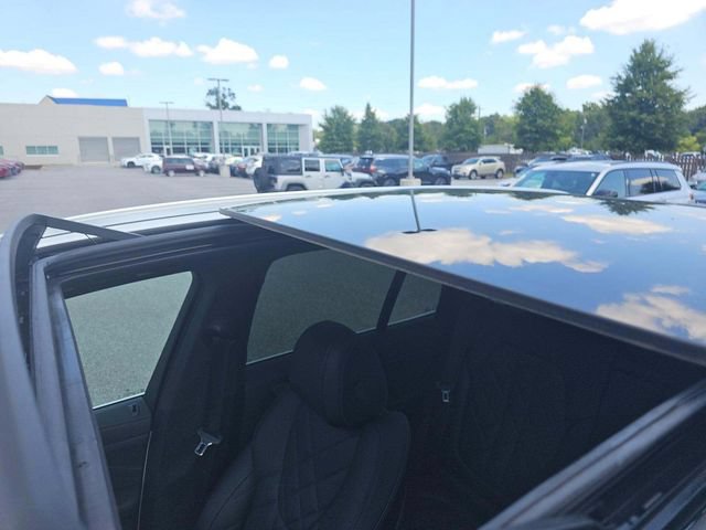 Used 2025 BMW X5 xDrive50e AWD/4WD image 10