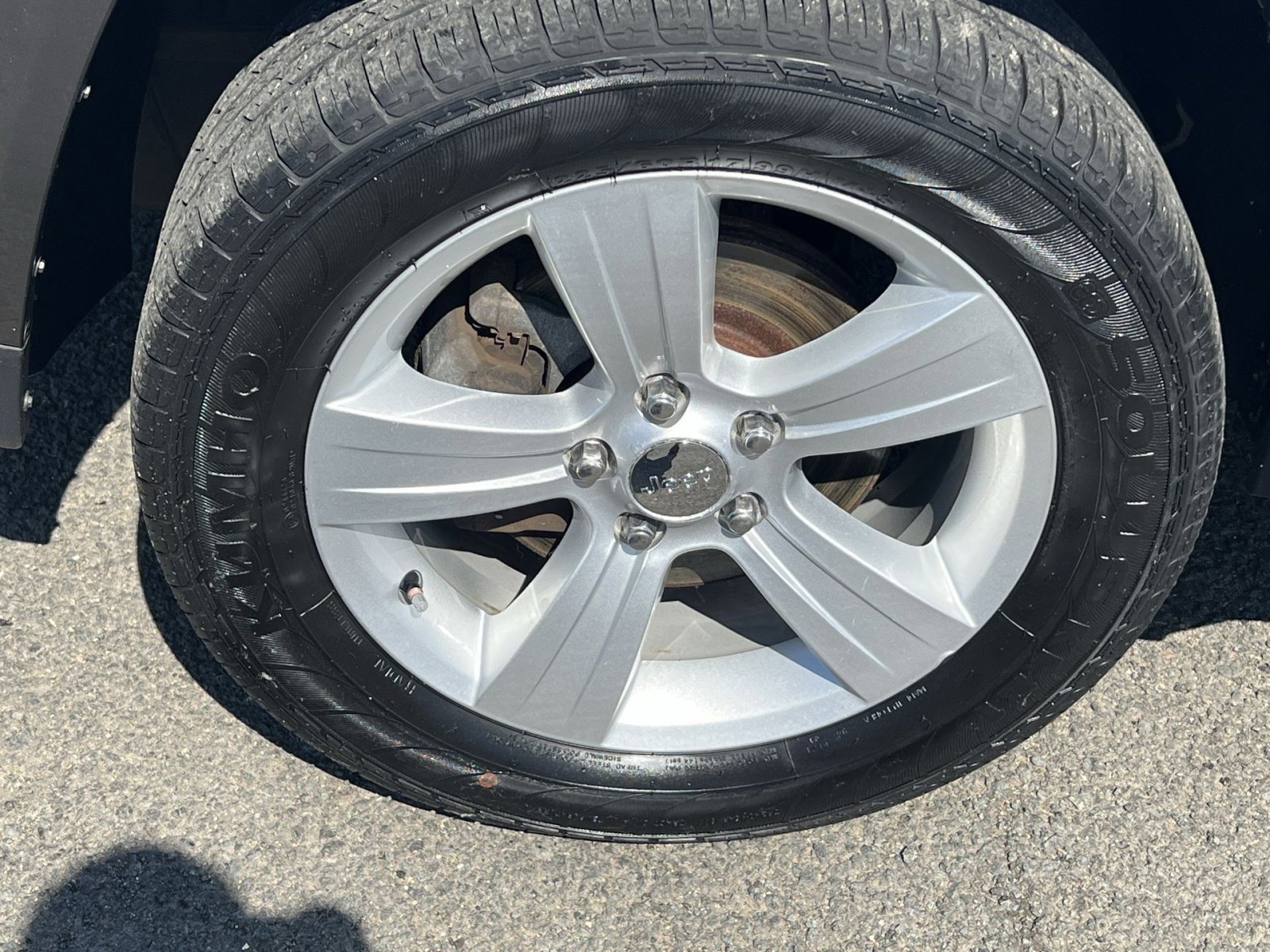 Used 2017 Jeep Compass Latitude image 12