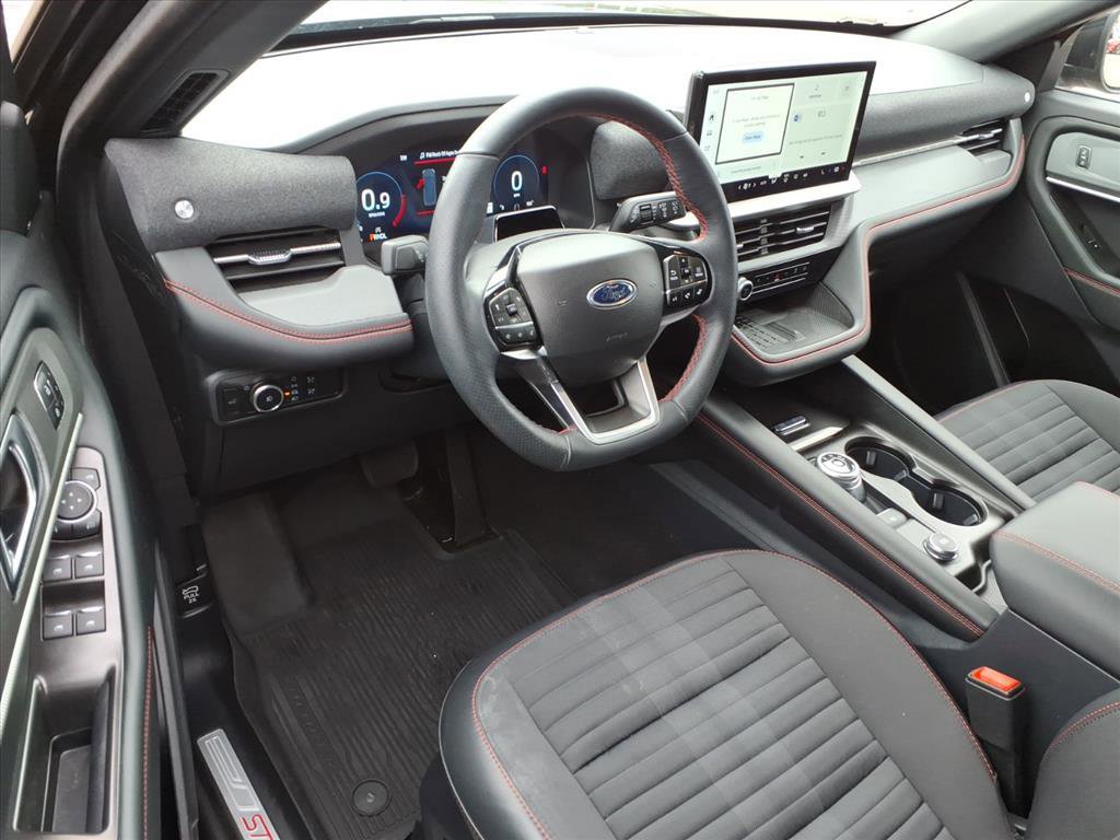 Certified 2025 Ford Explorer ST-Line w/ Premium Package image 9