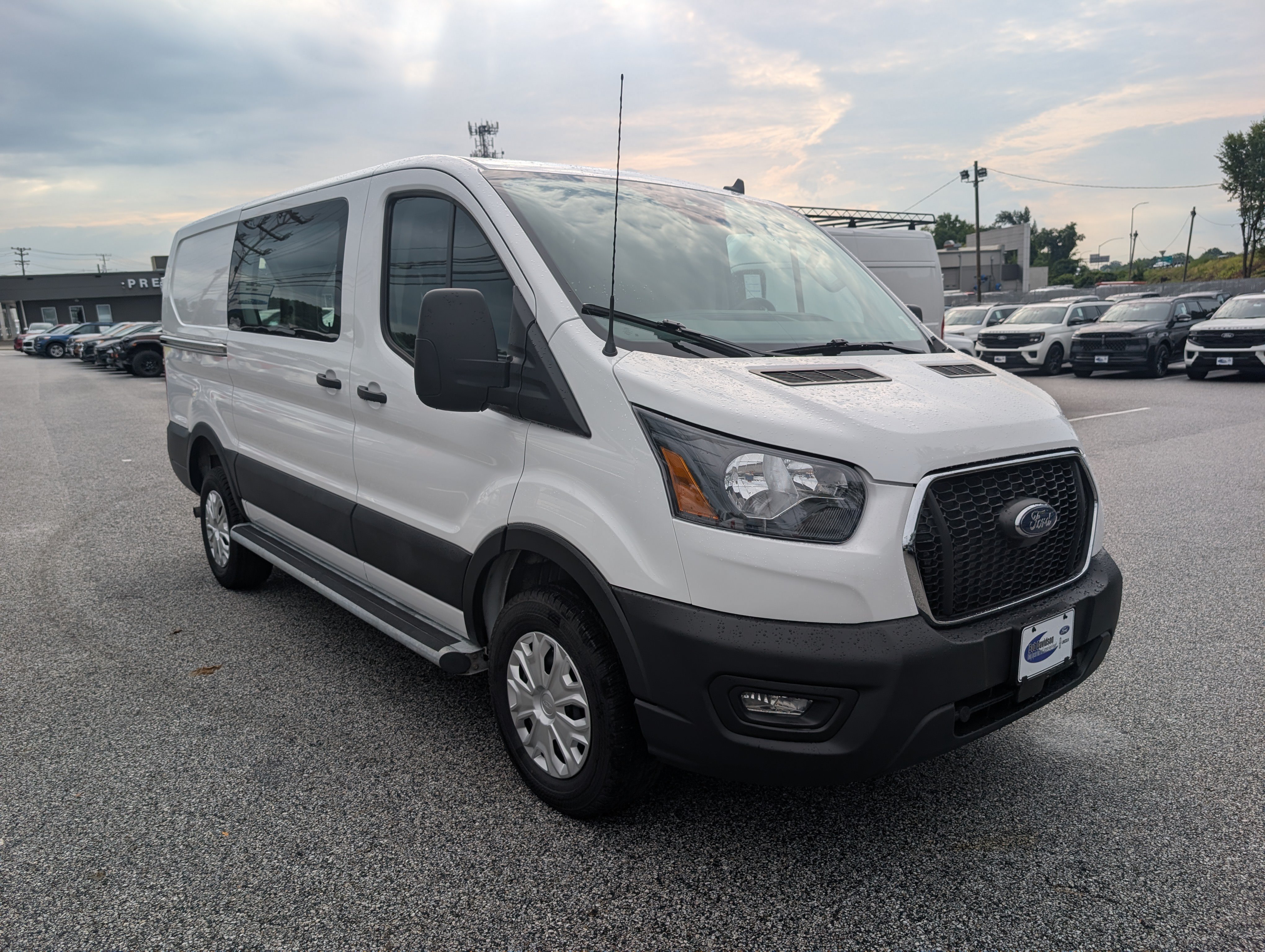 Certified 2025 Ford Transit 250 Low Roof w/ Exterior Upgrade Package RWD image 9