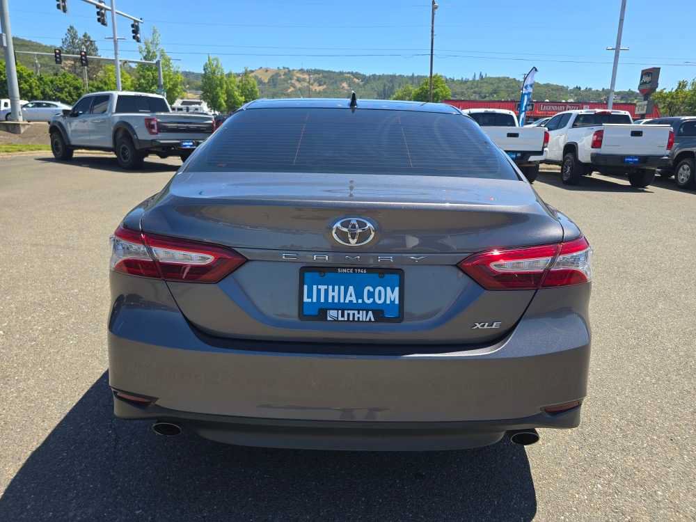 Used 2019 Toyota Camry XLE FWD image 4