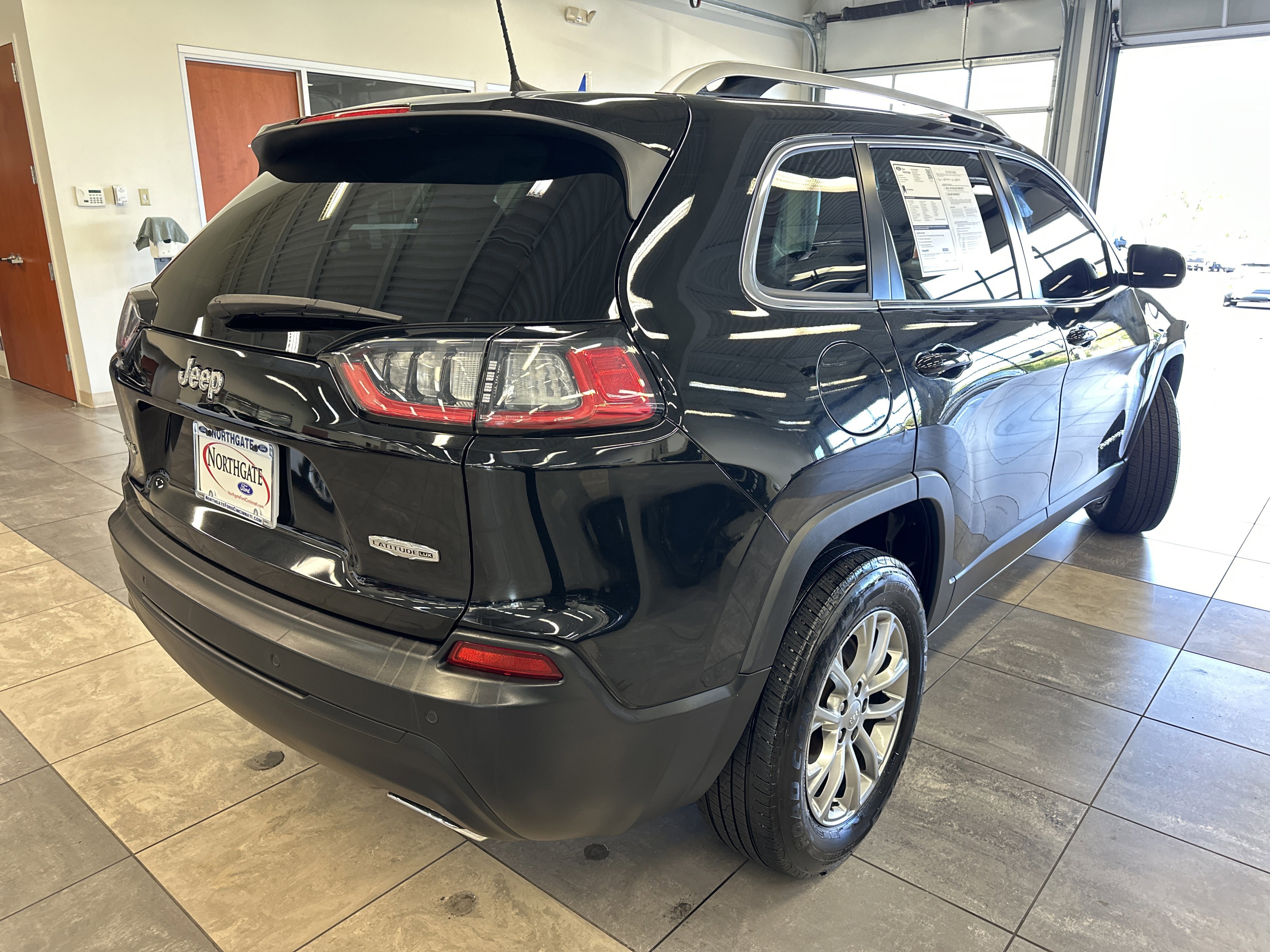 Used 2021 Jeep Cherokee Latitude Lux image 5