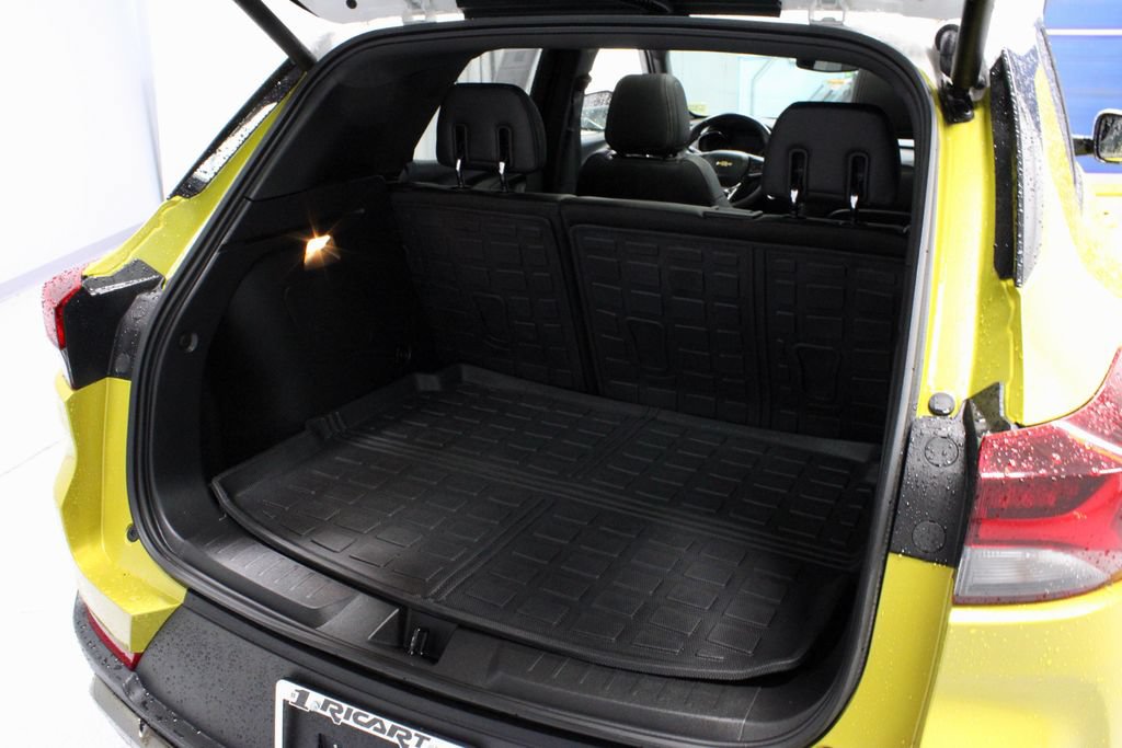 Used 2023 Chevrolet TrailBlazer ACTIV w/ Sun and Liftgate Package FWD image 14