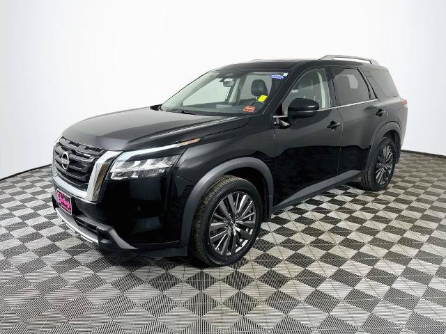 Used 2023 Nissan Pathfinder SL w/ SL Premium Package AWD/4WD image 3