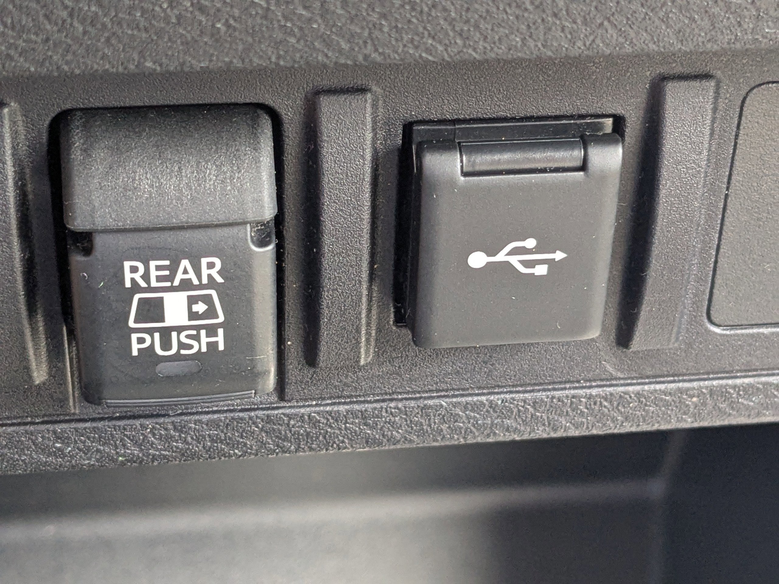 Used 2022 Toyota Tacoma SR5 w/ Technology Package image 20