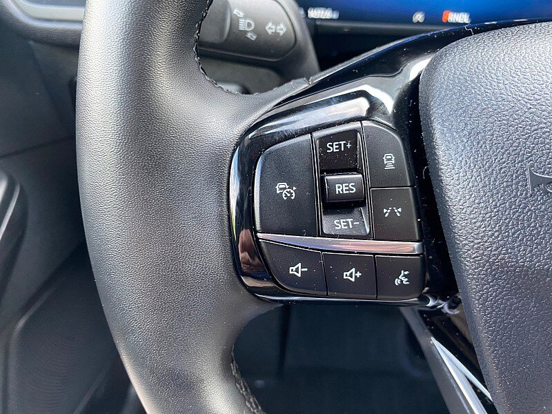 Certified 2025 Ford Escape Platinum w/ Premium Technology Package AWD/4WD image 49