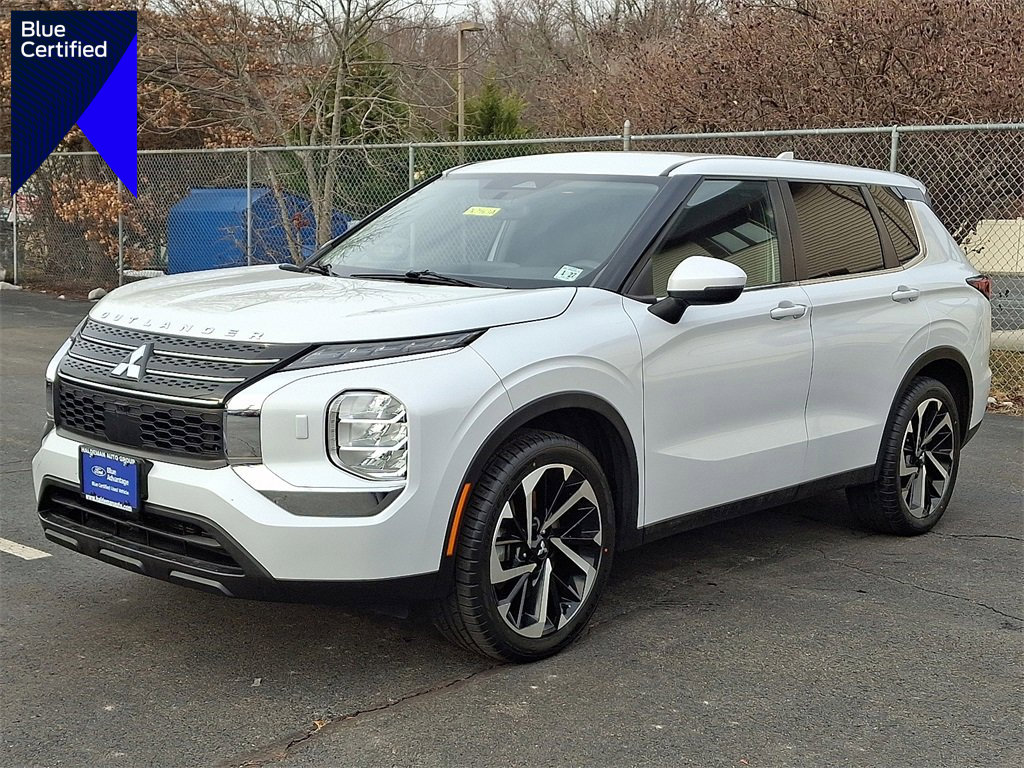 Used 2022 Mitsubishi Outlander ES image 1