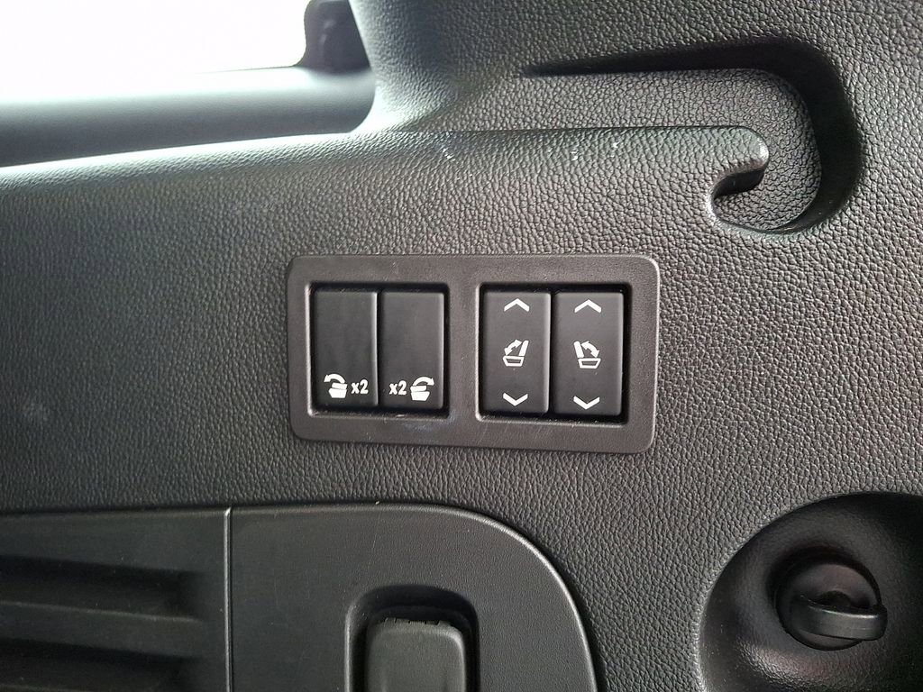 Used 2019 GMC Yukon XL SLT w/ Graphite Performance Edition image 32