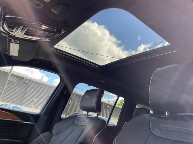 Used 2024 Jeep Grand Cherokee L Summit AWD/4WD image 37