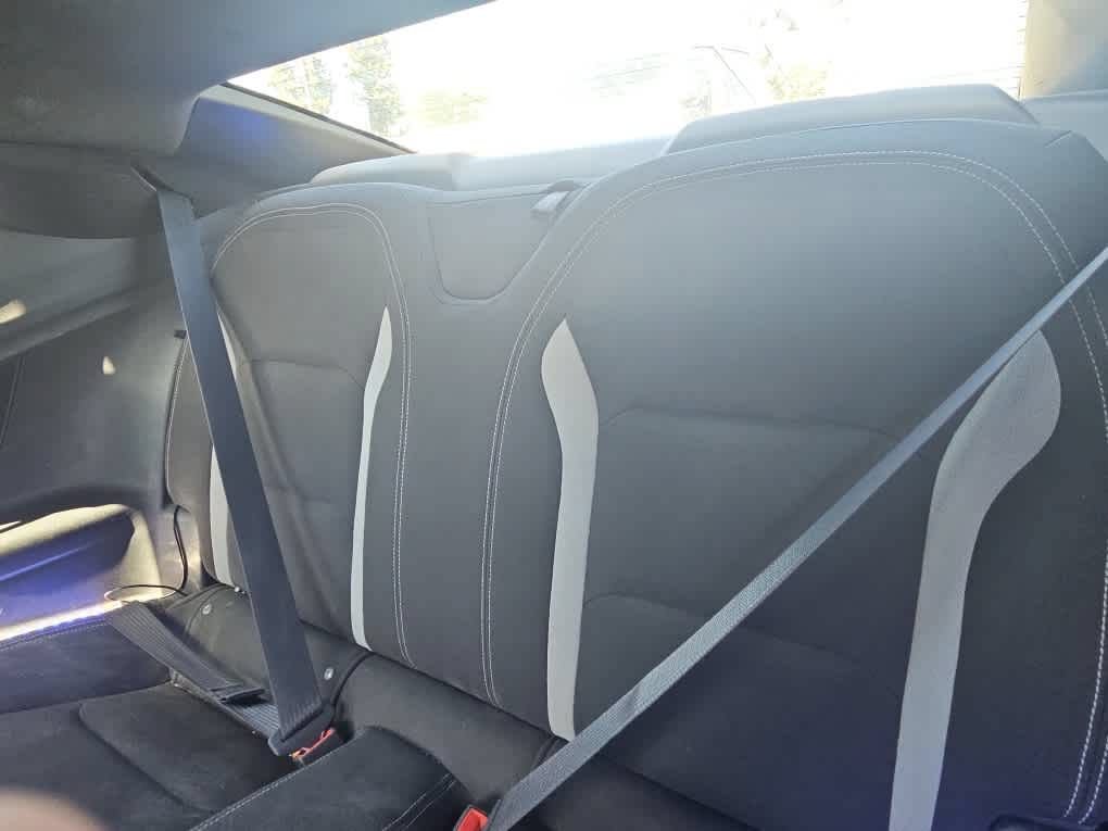 Used 2019 Chevrolet Camaro LT RWD image 8