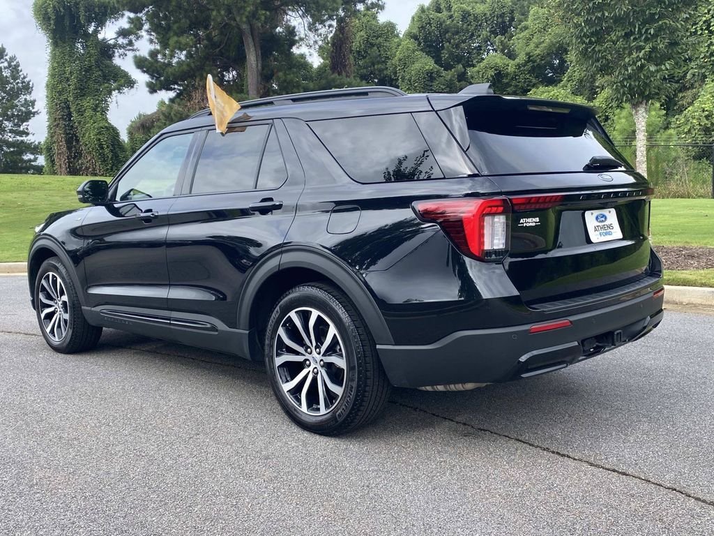 Certified 2025 Ford Explorer ST-Line w/ Premium Package RWD image 7