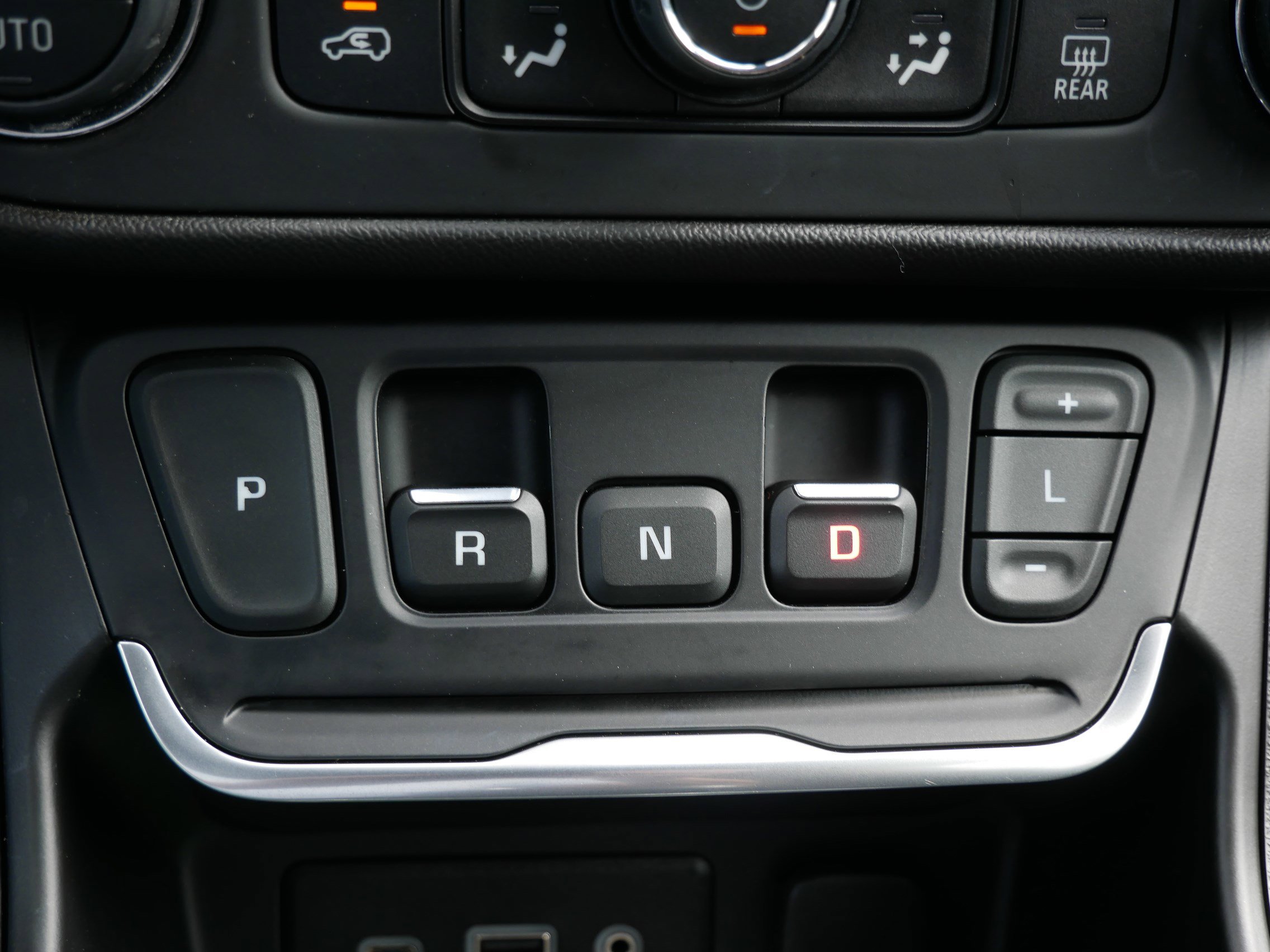Used 2020 GMC Terrain SLE w/ Driver Convenience Package FWD image 23