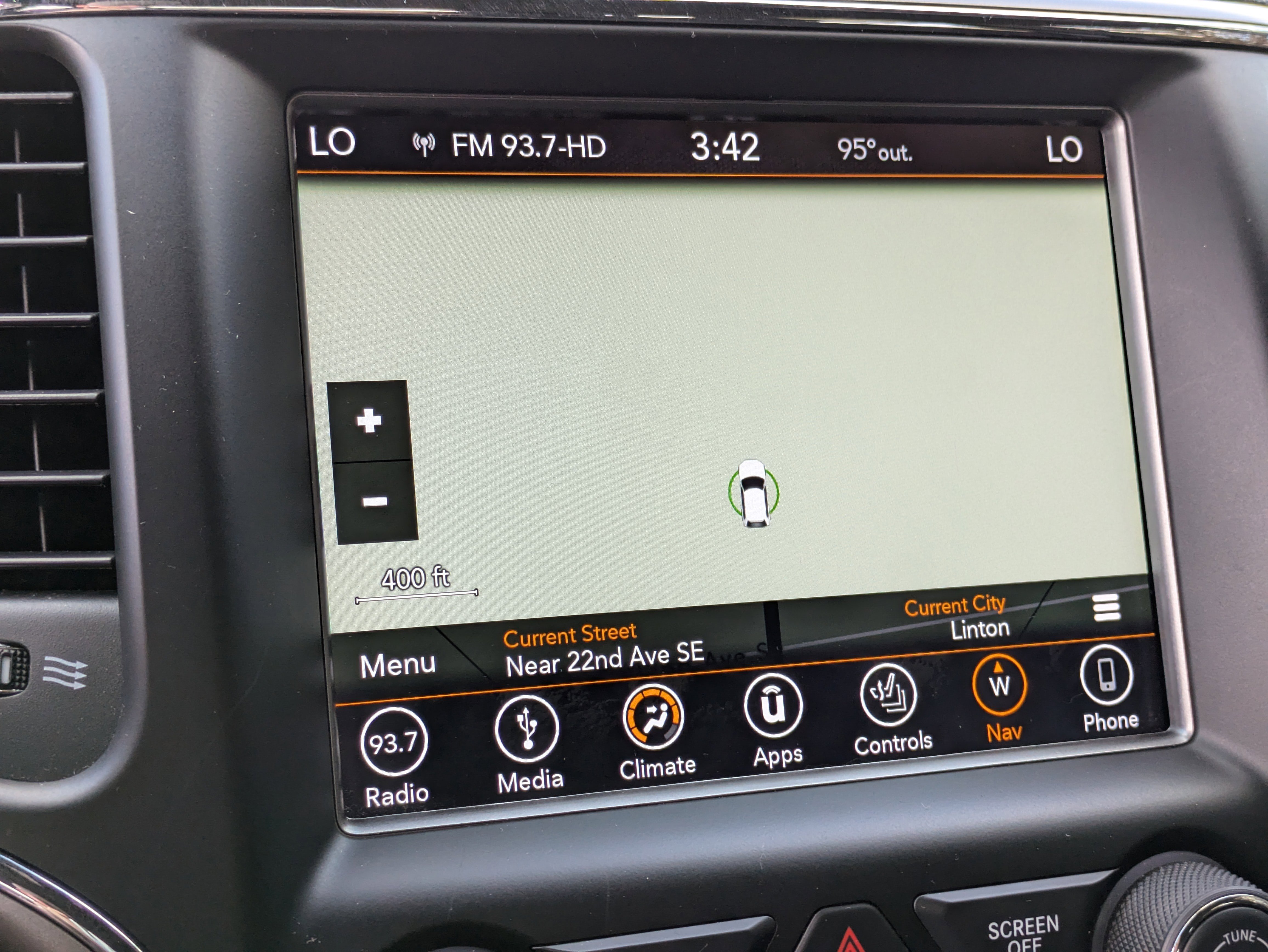 Used 2018 Jeep Grand Cherokee Laredo image 32