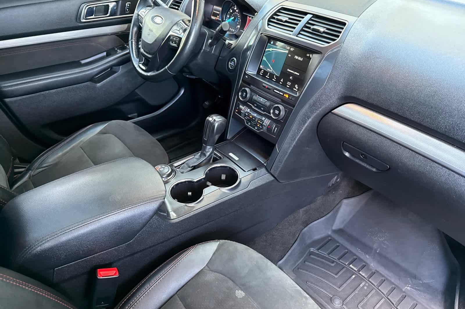Certified 2018 Ford Explorer XLT w/ Equipment Group 202A AWD/4WD image 18