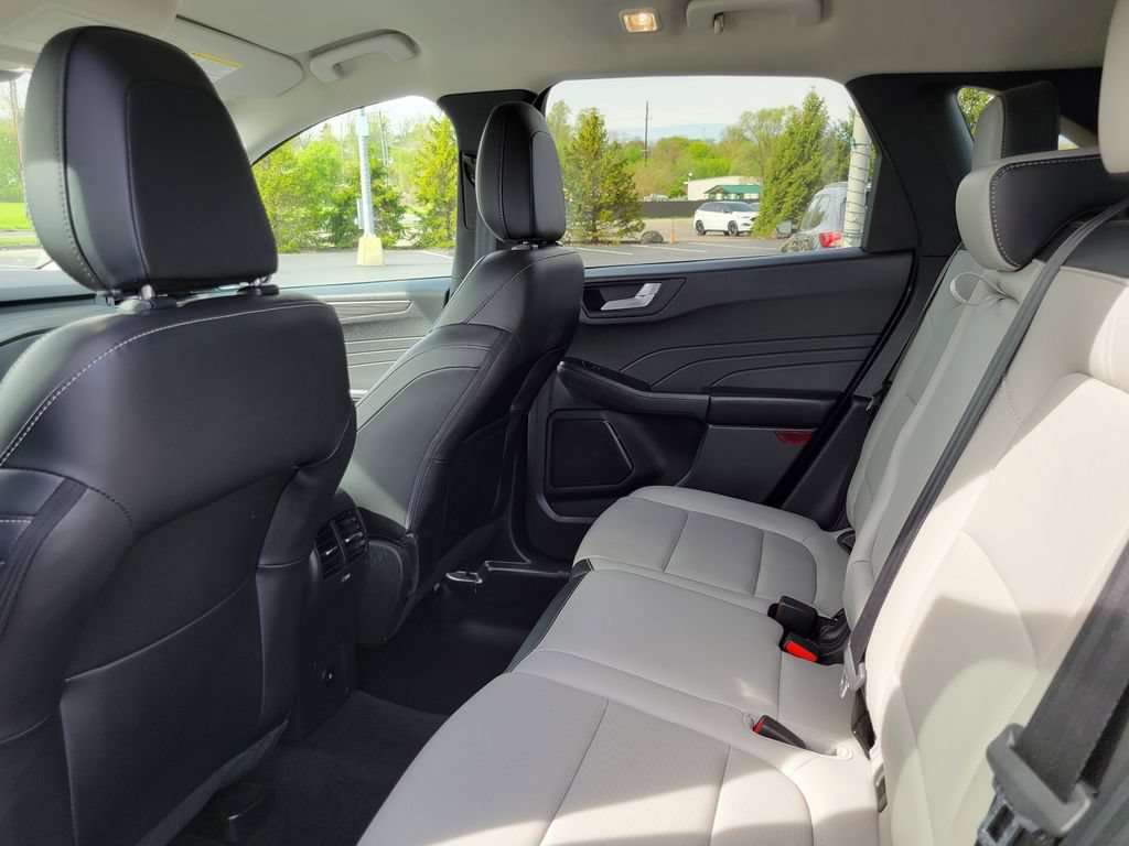 Certified 2023 Ford Escape Platinum AWD/4WD image 22